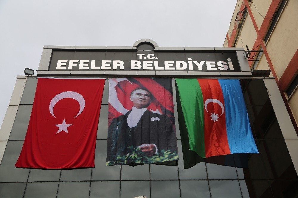 efeler belediyesine kardes ulke azerbaycan bayragi asildi 0 c998fLtV Efeler Belediyesi’ne kardeş ülke Azerbaycan bayrağı asıldı