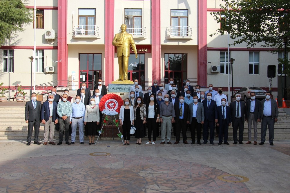 efelerde muhtarlar gunu duzenlenen toren ile kutlandi 0 JCrldmn1 Efeler’de muhtarlar günü düzenlenen tören ile kutlandı