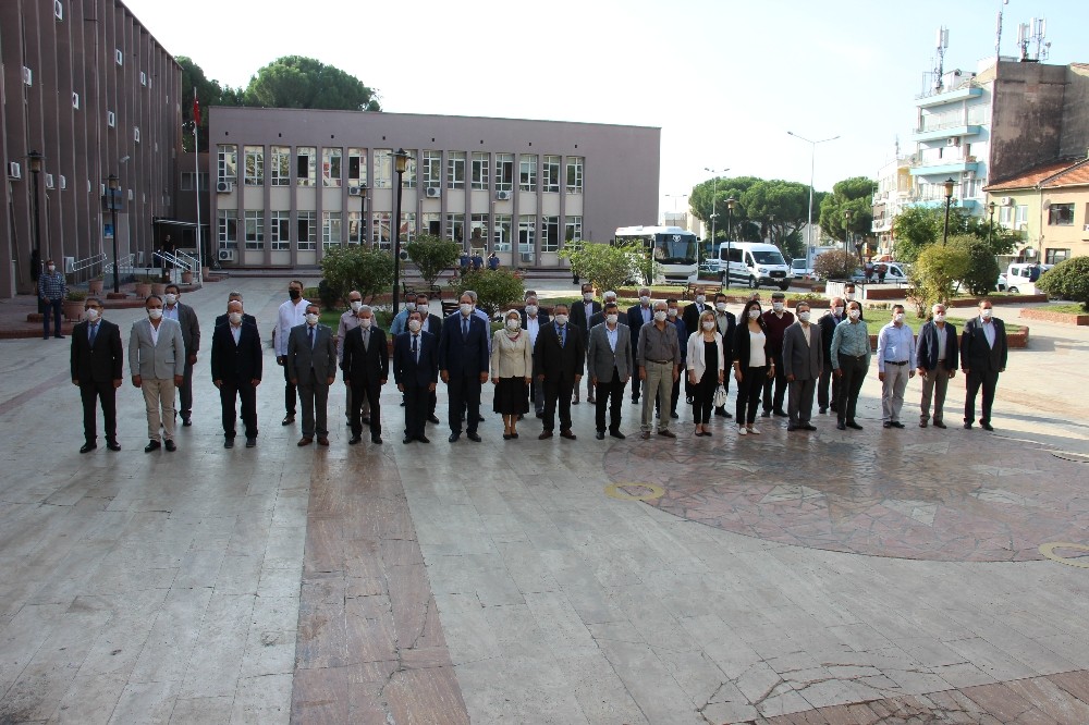 efelerde muhtarlar gunu duzenlenen toren ile kutlandi 2 jkO5FfIl Efeler’de muhtarlar günü düzenlenen tören ile kutlandı