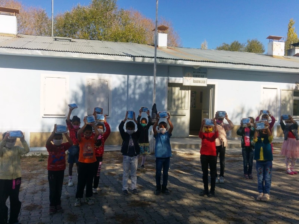 erzurumlu minik ogrenciler incirle tanisti 1 3pVzIChl Erzurumlu minik öğrenciler incirle tanıştı