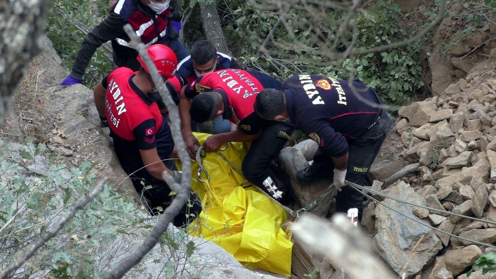 esi ve oglunun onunde ucuruma yuvarlandi 4 f42j2h4R Eşi ve oğlunun önünde uçuruma yuvarlandı