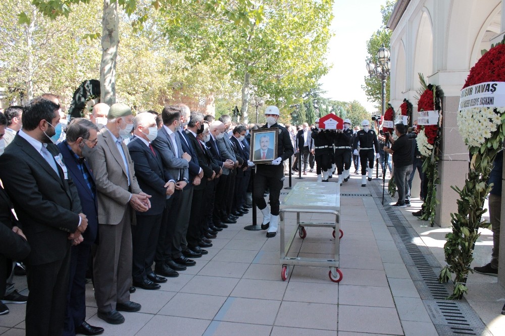 eski bakan zeki ergezenin cenaze namazi haci bayram i veli camiinde kilindi 1 kRyRTYA9 Eski Bakan Zeki Ergezen’in cenaze namazı Hacı Bayram-ı Veli Camii’nde kılındı