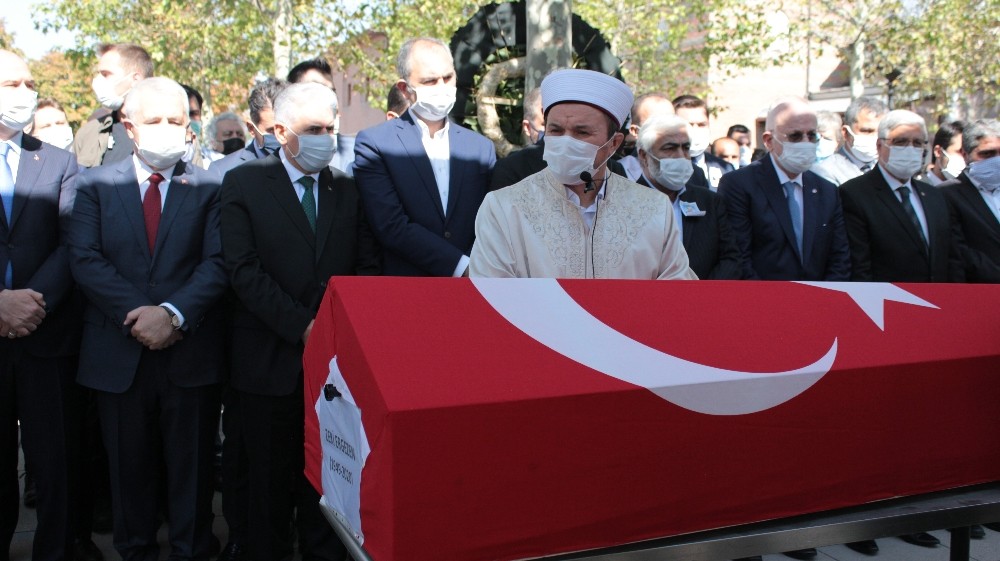 eski bakan zeki ergezenin cenaze namazi haci bayram i veli camiinde kilindi 3 JVLVhmC8 Eski Bakan Zeki Ergezen’in cenaze namazı Hacı Bayram-ı Veli Camii’nde kılındı
