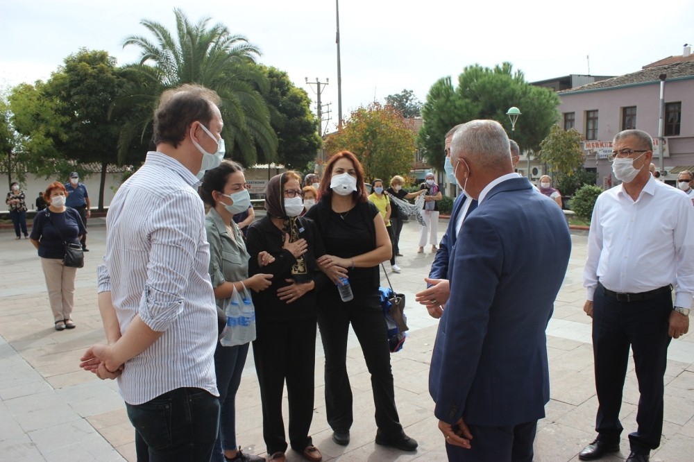 eski baskan uysal topraga verildi 2 iLkbCWRl Eski Başkan Uysal toprağa verildi