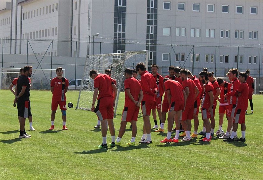 eskisehirspor umraniyespor maci hazirliklarini tamamladi 2 ZCHnD1U7 Eskişehirspor Ümraniyespor maçı hazırlıklarını tamamladı