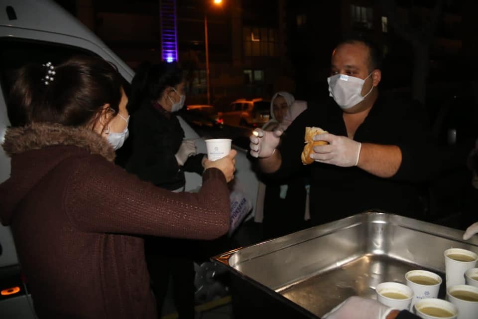 evlerine giremeyen vatandaslarin yardimina buyuksehir kostu 1 cwfIErr1 Evlerine giremeyen vatandaşların yardımına Büyükşehir koştu