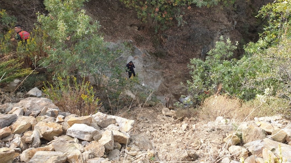 freni patlayan arac ucuruma yuvarlandi 1 olu 1 wan7skMq Freni patlayan araç uçuruma yuvarlandı: 1 ölü