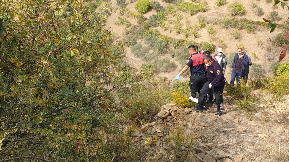 freni patlayan arac ucuruma yuvarlandi 1 olu 3 Mds5zOYN Freni patlayan araç uçuruma yuvarlandı: 1 ölü