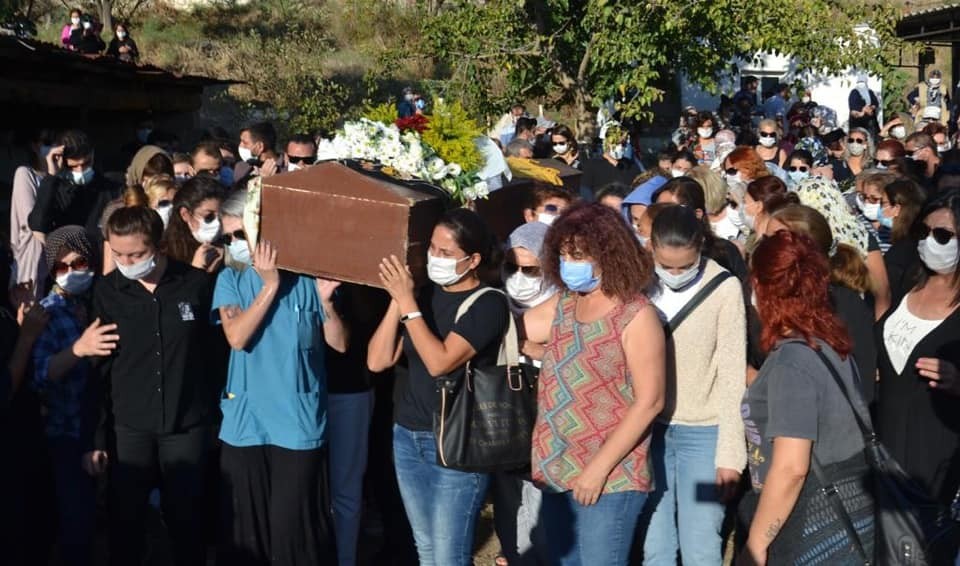 hatice hemsire son yolculuguna ugurlandi 1 7qH9FrJH Hatice hemşire son yolculuğuna uğurlandı