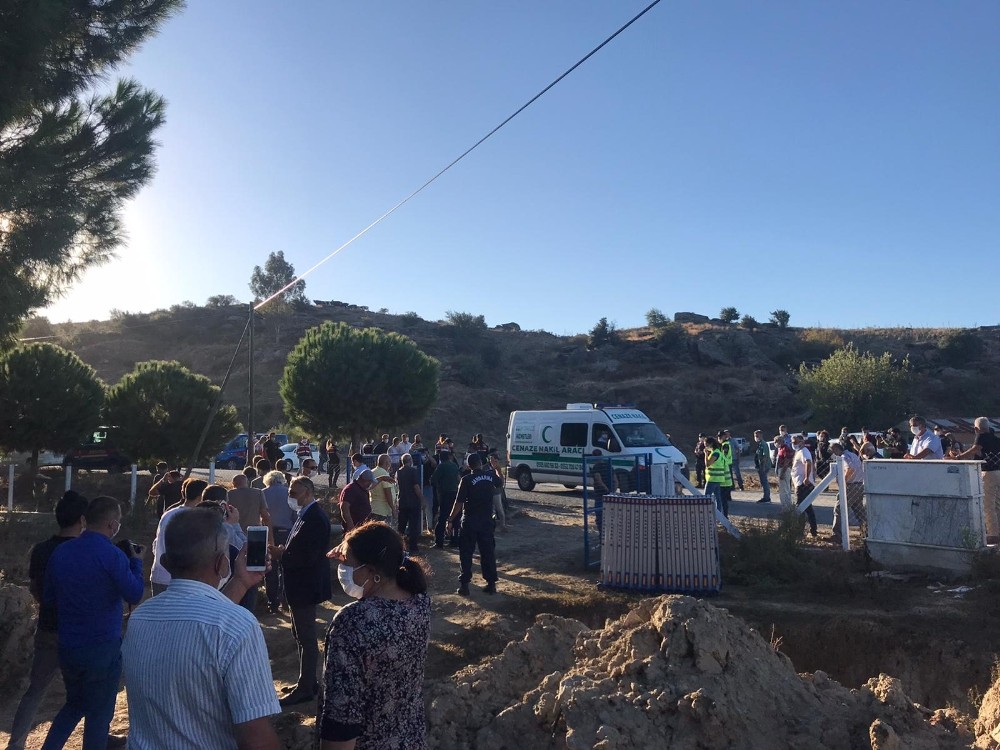 hatice hemsire son yolculuguna ugurlandi 3 fCwbrucG Hatice hemşire son yolculuğuna uğurlandı