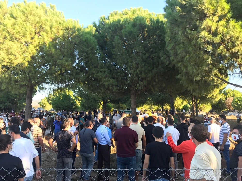 hatice hemsire son yolculuguna ugurlandi 4 dsV2MaHY Hatice hemşire son yolculuğuna uğurlandı