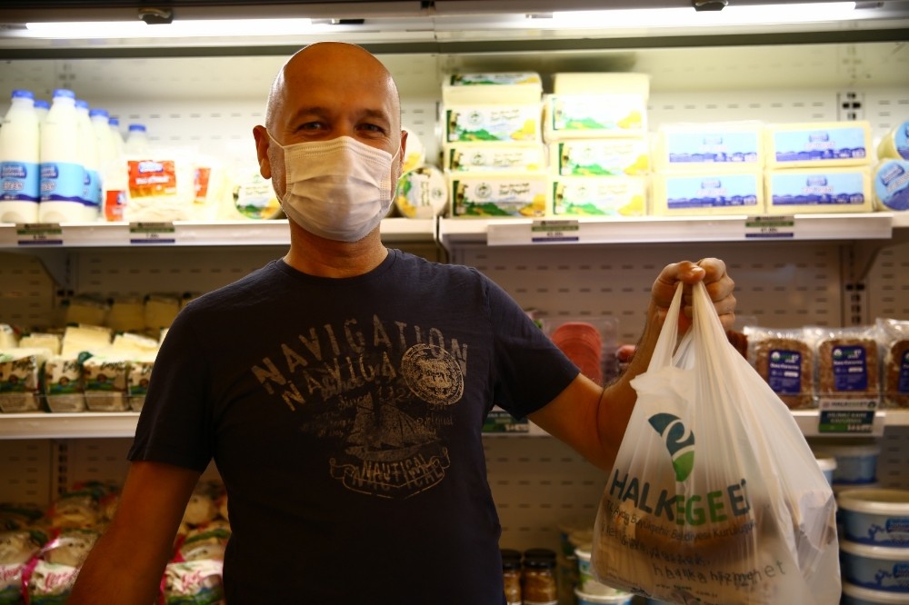 izmirli vatandaslar halk ege ete yogun ilgi gosteriyor 1 F5I19HnQ İzmirli vatandaşlar Halk Ege Et’e yoğun ilgi gösteriyor