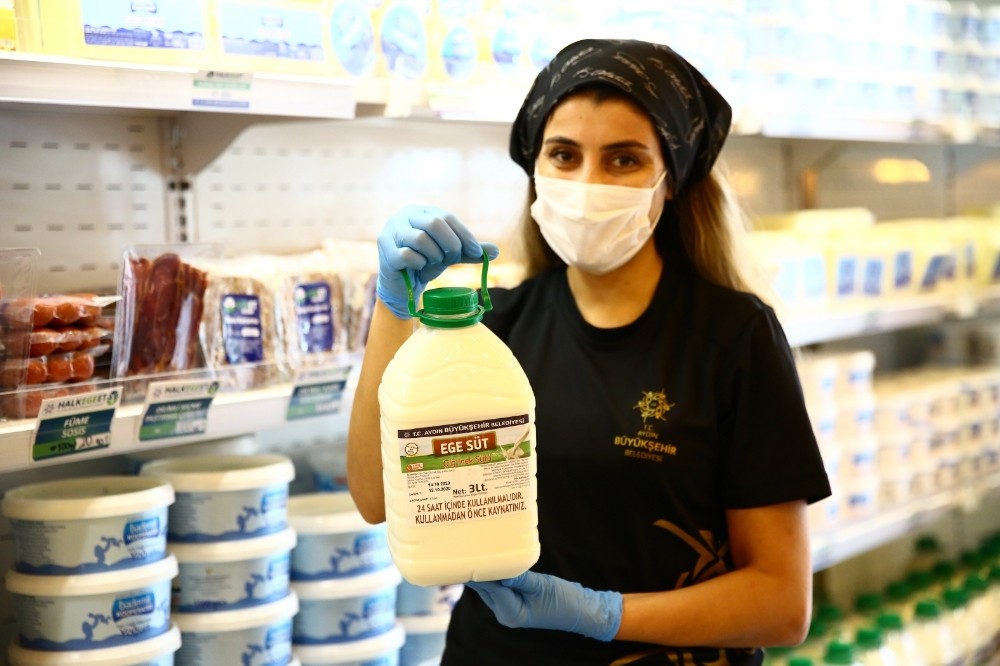 izmirli vatandaslar halk ege ete yogun ilgi gosteriyor 6 h724OHfq İzmirli vatandaşlar Halk Ege Et’e yoğun ilgi gösteriyor