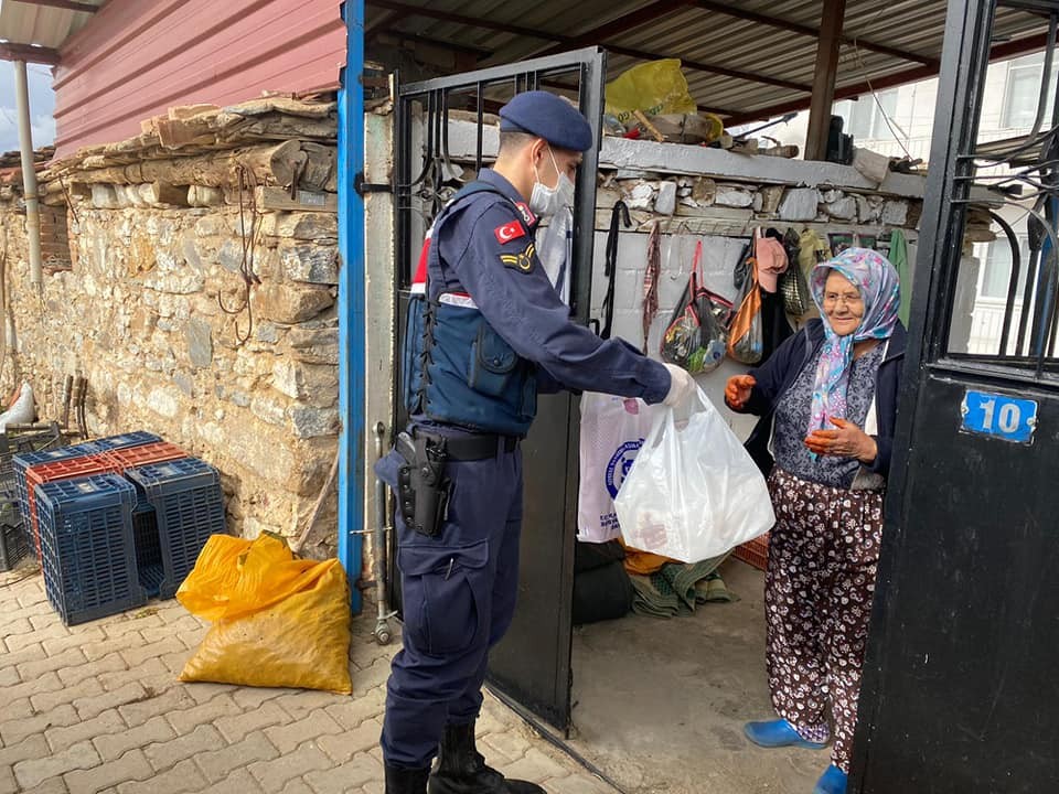 karacasu kaymakamligindan vatandaslara 29 ekim surprizi 1 sOefLjtd Karacasu Kaymakamlığı’ndan vatandaşlara 29 Ekim sürprizi
