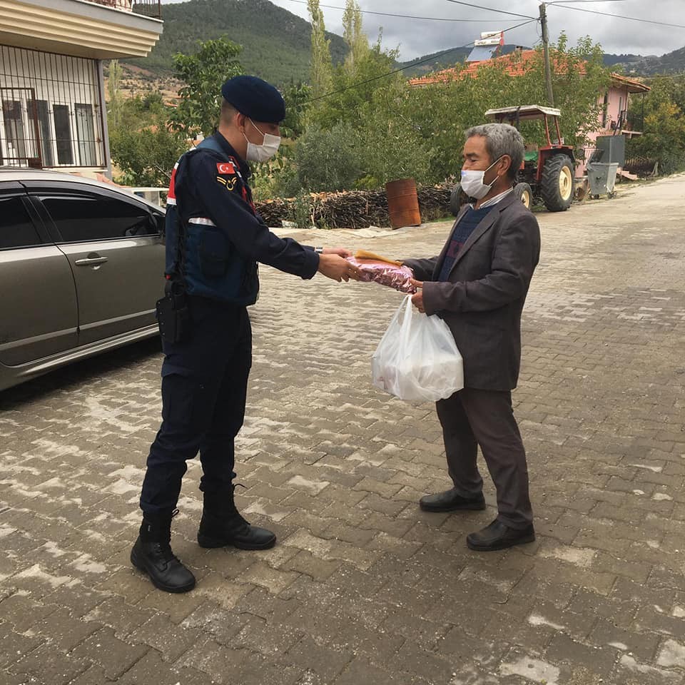 karacasu kaymakamligindan vatandaslara 29 ekim surprizi 2 bMZL7yA4 Karacasu Kaymakamlığı’ndan vatandaşlara 29 Ekim sürprizi