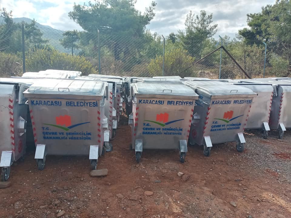 karacasuda eski cop konteynerleri yenileniyor 1 iaf8vd4H Karacasu’da eski çöp konteynerleri yenileniyor