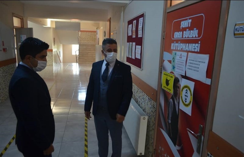 kaymakam divli okullari ziyaret ederek ogrencilerle bulustu 2 Kaymakam Divli, okulları ziyaret ederek öğrencilerle buluştu