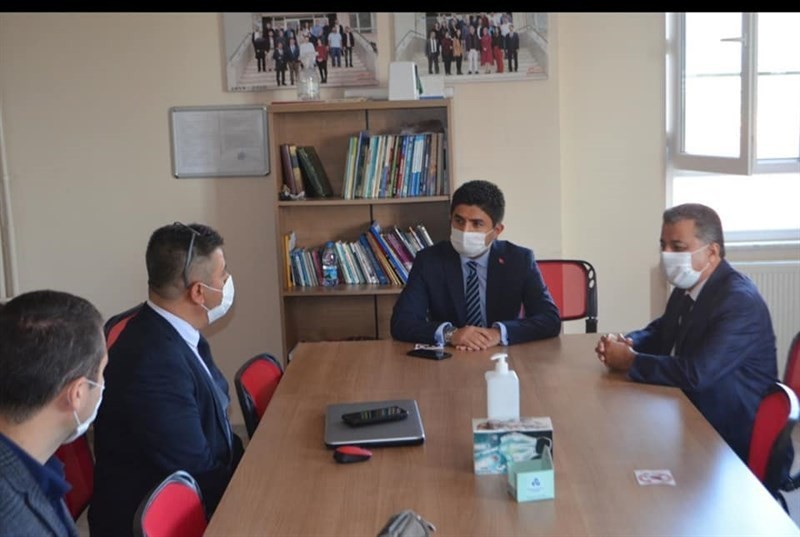 kaymakam divli okullari ziyaret ederek ogrencilerle bulustu 3 HFum4M1u Kaymakam Divli, okulları ziyaret ederek öğrencilerle buluştu