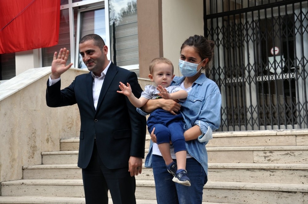 kaymakam ilceye aydin zeybegi ile veda etti 1 UrlBwffT Kaymakam ilçeye Aydın zeybeği ile veda etti