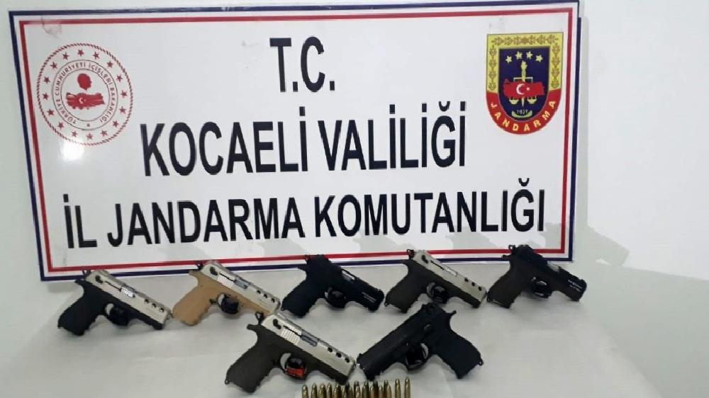 kocaelide-silah-kacakcilarina-operasyon-3-gozalti-1TxMEHGg.jpg