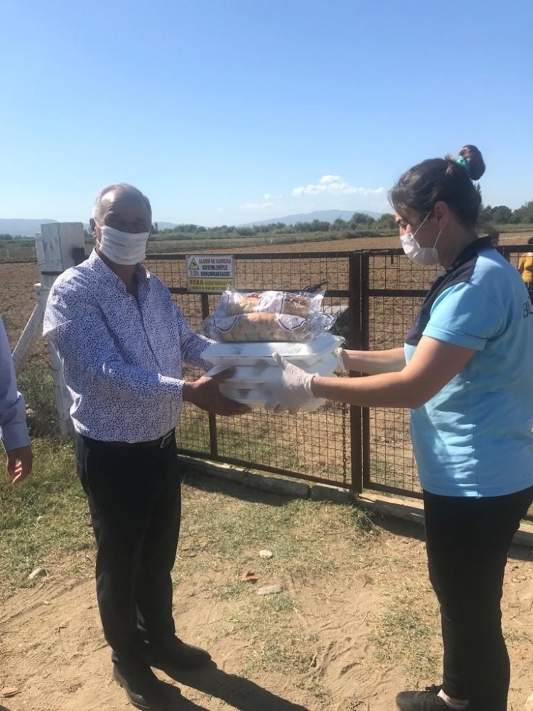 korona magduru aileye baskan yildirimkaya yalniz birakmadi 3 aEKV3aLR Korona mağduru aileye Başkan Yıldırımkaya yalnız bırakmadı