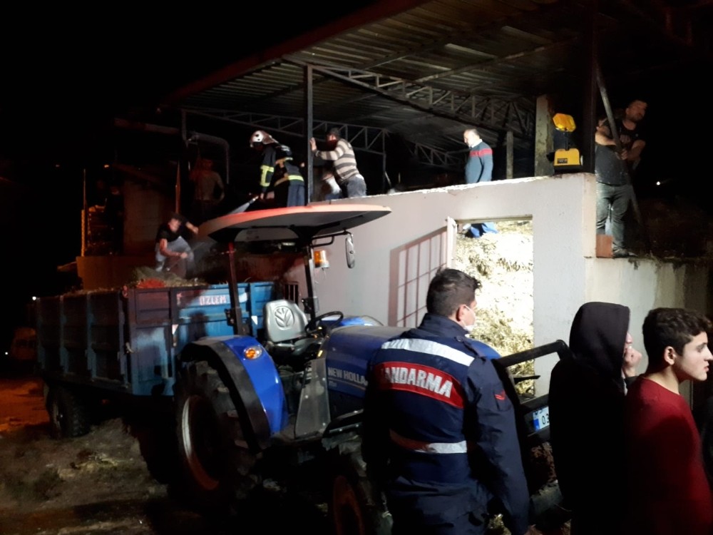 koskteki yanginda 300 paket saman zarar gordu 1 Köşk’teki yangında 300 paket saman zarar gördü