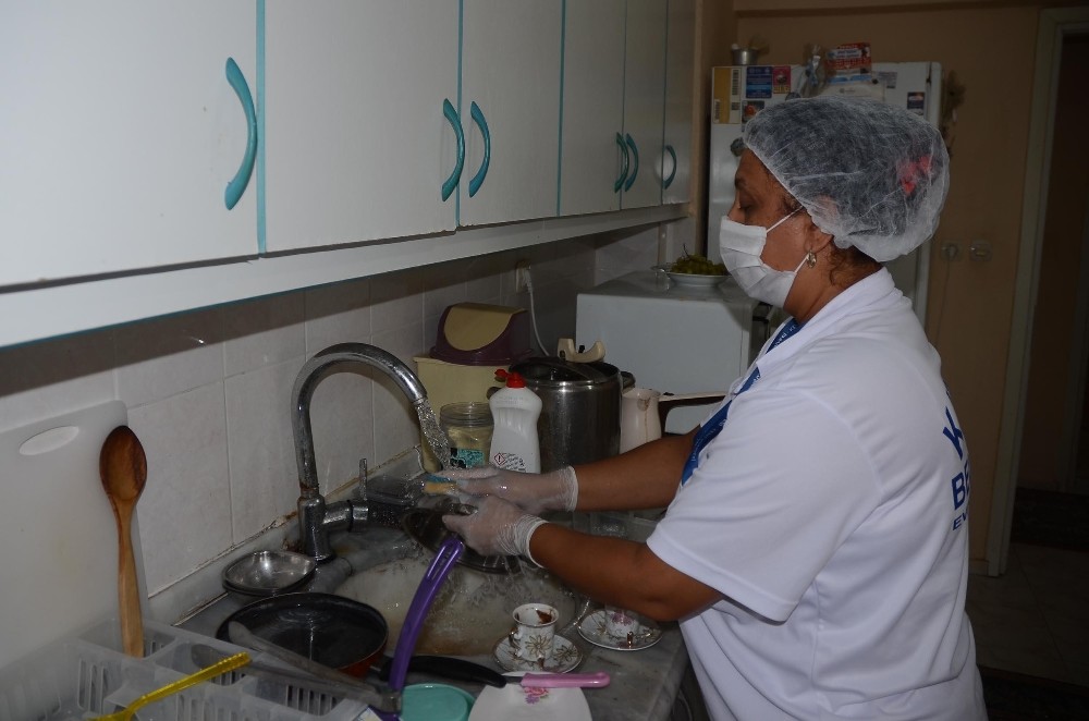 kusadasi belediyesi evde bakim birimi her gun 25 evi ziyaret ediyor 1 P3sMYk52 Kuşadası Belediyesi evde bakım birimi her gün 25 evi ziyaret ediyor