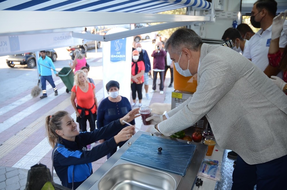 kusadasi belediyesinden mobil ikram hizmeti 0 SpQq58TS Kuşadası Belediyesi’nden “mobil ikram" hizmeti