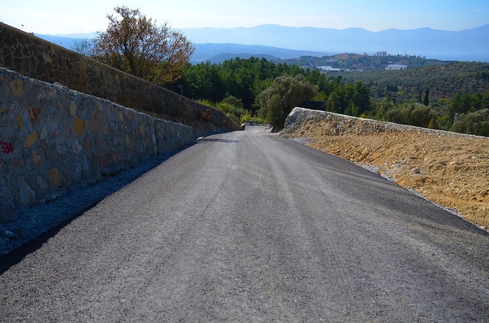 kusadasi yeni asri mezarlikta duzenleme calismalari suruyor 2 4ltV7QUQ Kuşadası Yeni Asri Mezarlık’ta düzenleme çalışmaları sürüyor