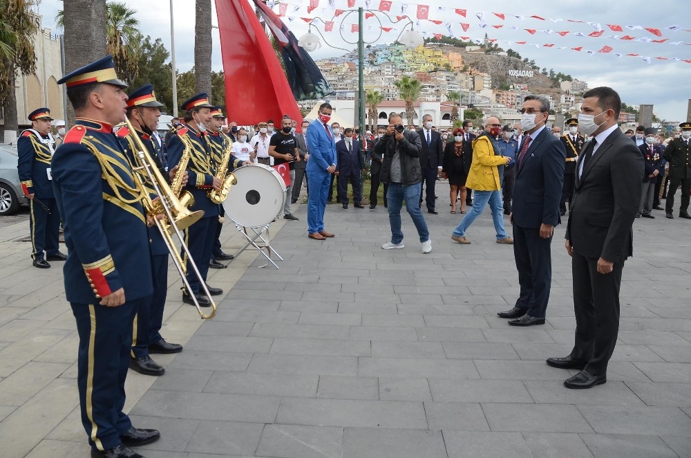 kusadasinda cumhuriyet bayrami kutlamalari basladi 1 4qAyDCBn Kuşadası’nda Cumhuriyet Bayramı kutlamaları başladı