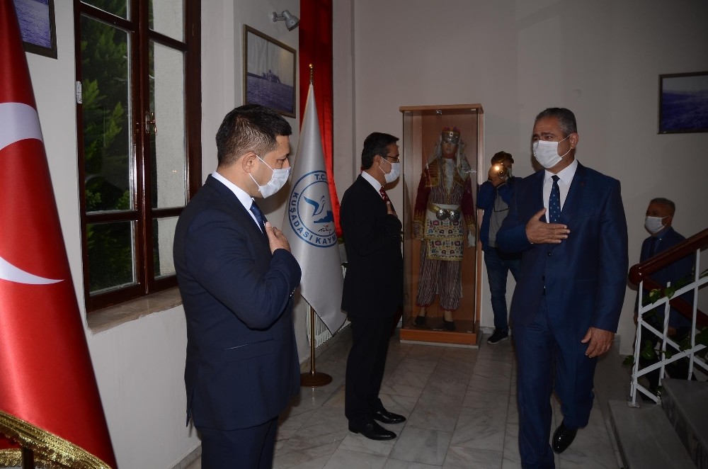 kusadasinda cumhuriyet bayrami kutlamalari devam ediyor 2 HlGNhtuS Kuşadası’nda Cumhuriyet Bayramı kutlamaları devam ediyor