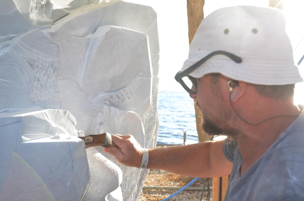 kusadasinda mermer bloklar heykele donusuyor 1 irCdpUeA Kuşadası’nda mermer bloklar heykele dönüşüyor