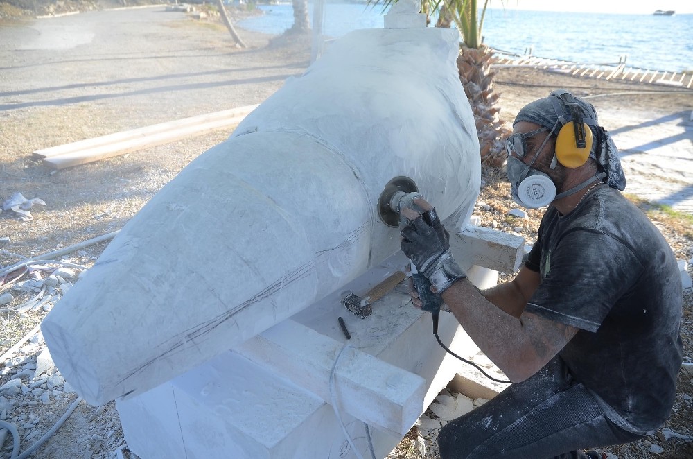 kusadasinda mermer bloklar heykele donusuyor 3 Kuşadası’nda mermer bloklar heykele dönüşüyor