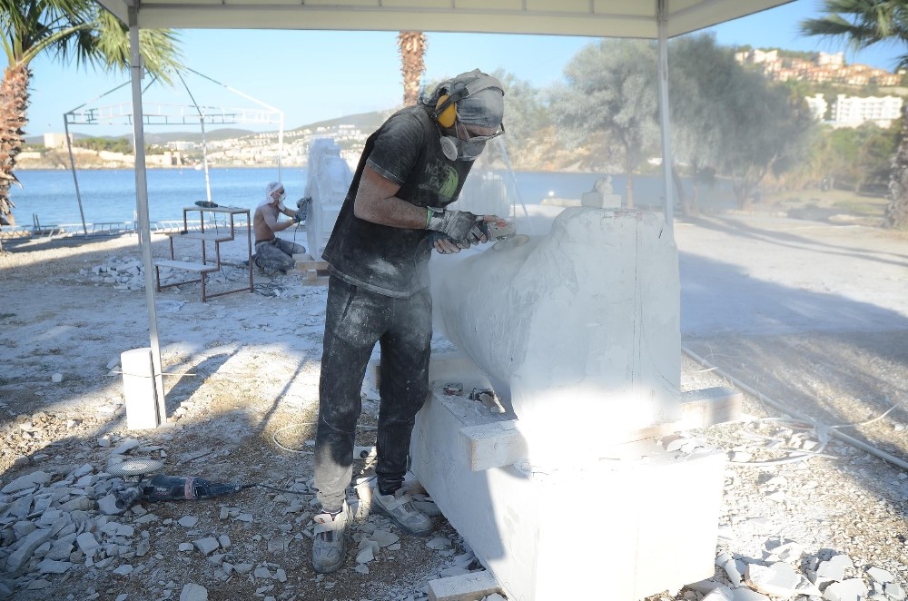 kusadasinda mermer bloklar heykele donusuyor 6 UWm7mZfC Kuşadası’nda mermer bloklar heykele dönüşüyor