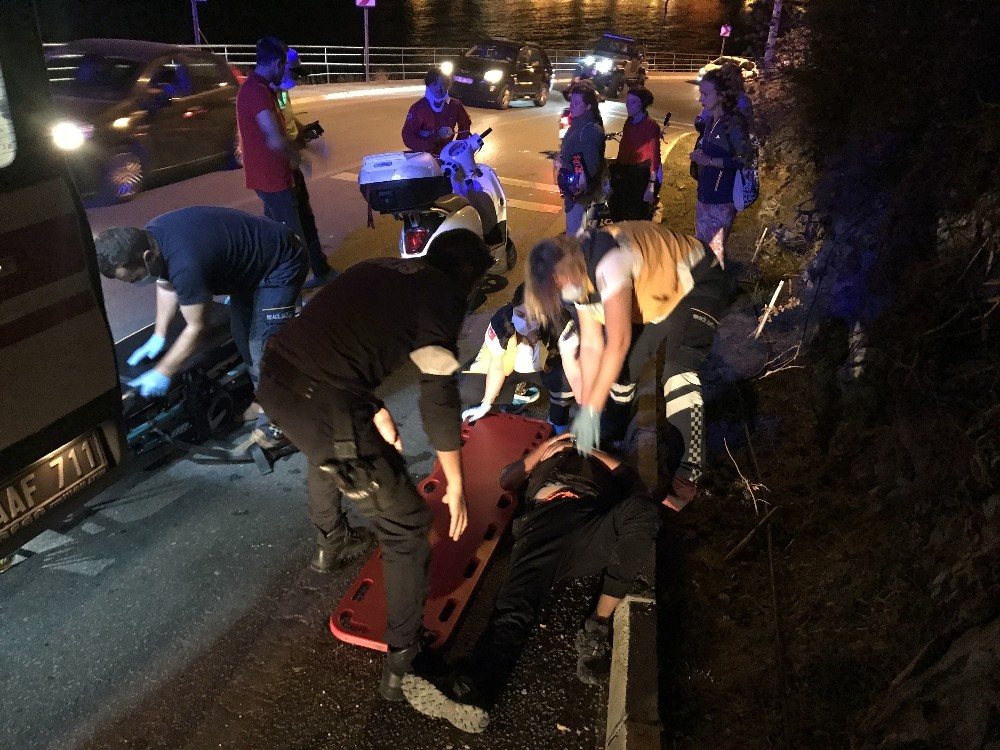 kusadasinda motosikletler carpisti 2 yarali 1 QPa6hwr4 Kuşadası’nda motosikletler çarpıştı: 2 yaralı