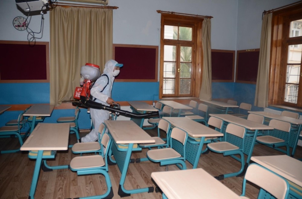 kusadasinda okullar ilk ders zili oncesi dezenfekte edildi 0 Y4uYK97a Kuşadası’nda okullar ilk ders zili öncesi dezenfekte edildi