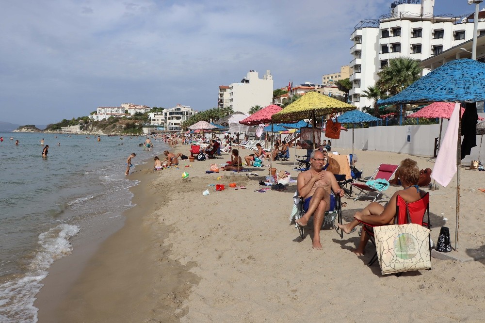 kusadasinda plaj keyfi 0 cw3LMfuY Kuşadası’nda plaj keyfi