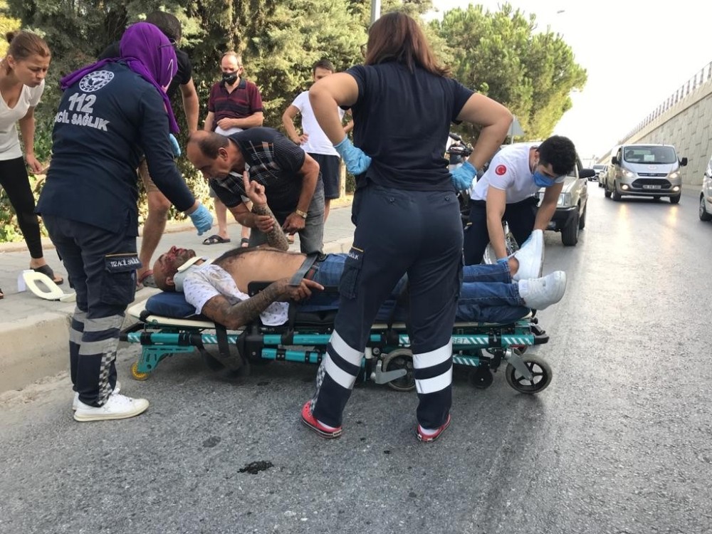 kusadasinda trafik kazasi 1 yarali 0 wAfHV7zL Kuşadası’nda trafik kazası: 1 yaralı