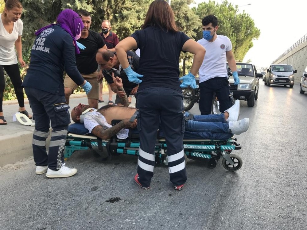 kusadasinda trafik kazasi 1 yarali 3 Kuşadası’nda trafik kazası: 1 yaralı