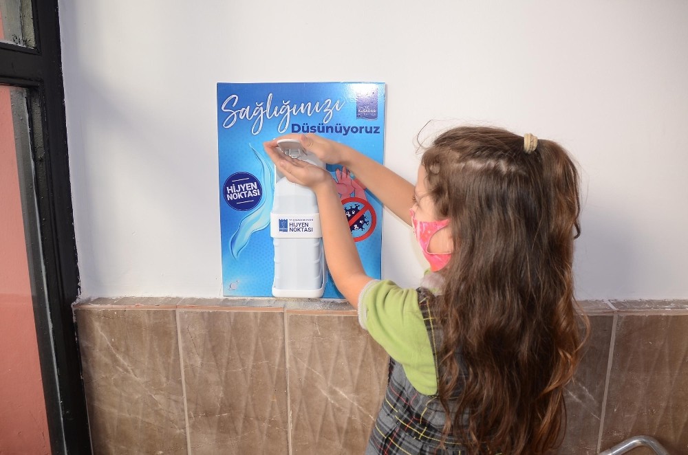 kusadasindaki tum okullara dezenfekte uniteleri yerlestirildi 0 arLYDdQq Kuşadası’ndaki tüm okullara dezenfekte üniteleri yerleştirildi