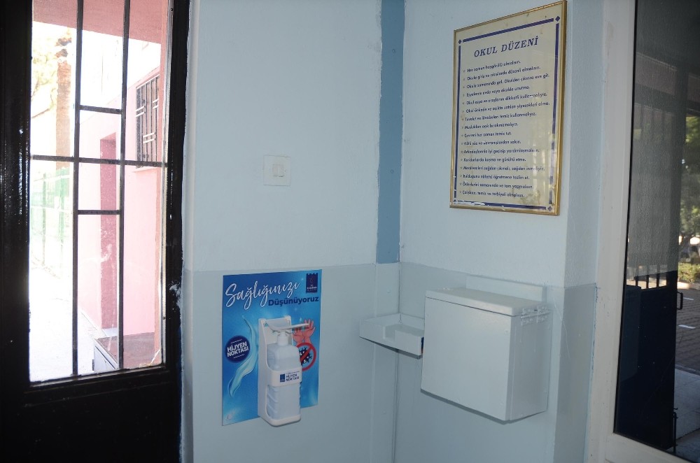 kusadasindaki tum okullara dezenfekte uniteleri yerlestirildi 4 gyHSb9br Kuşadası’ndaki tüm okullara dezenfekte üniteleri yerleştirildi