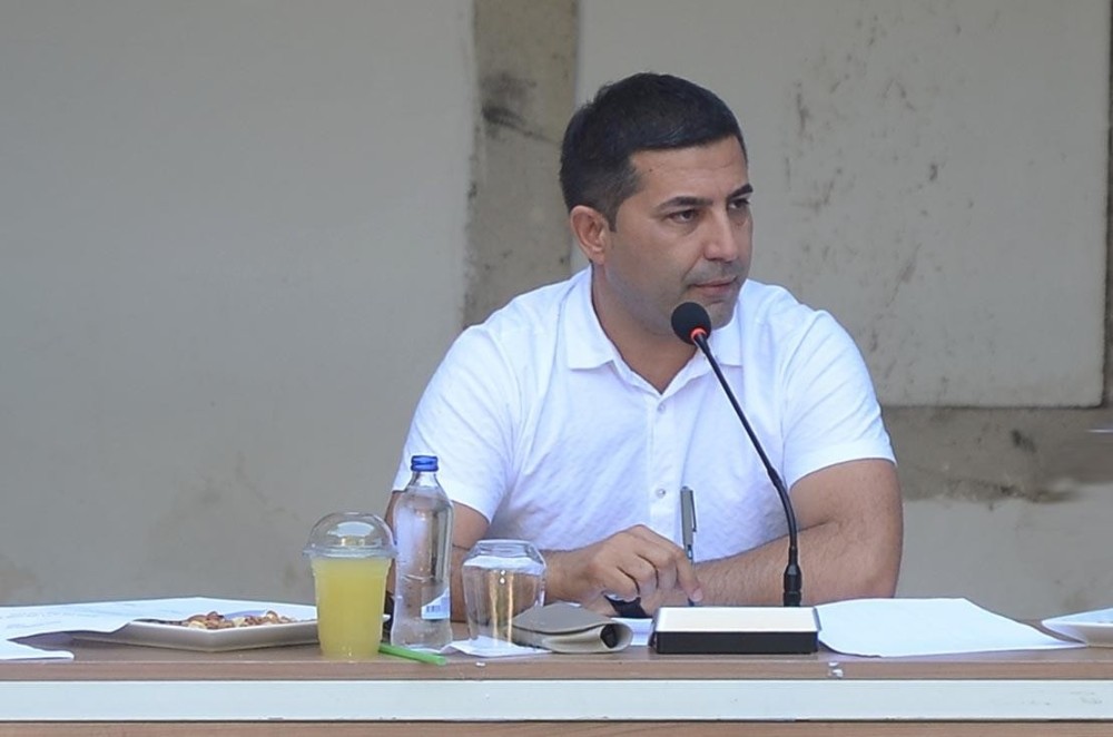 kusadasindan ercise yardim eli 1 T8vWUQQm Kuşadası’ndan Erciş’e yardım eli