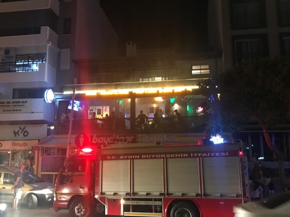 mutfakta yangin cikti vatandaslar eglenmeye devam etti 0 EHeKZuLn Mutfakta yangın çıktı, vatandaşlar eğlenmeye devam etti