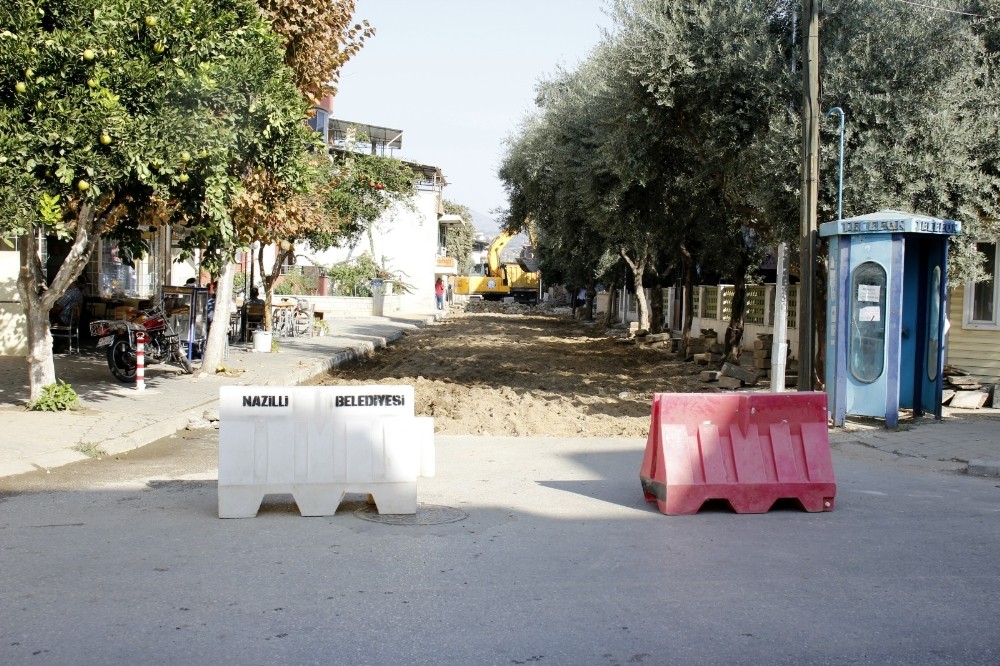 nazilli yesil mahallede yol onarim calismalari basladi 1 b11N4JK5 Nazilli Yeşil Mahalle’de yol onarım çalışmaları başladı