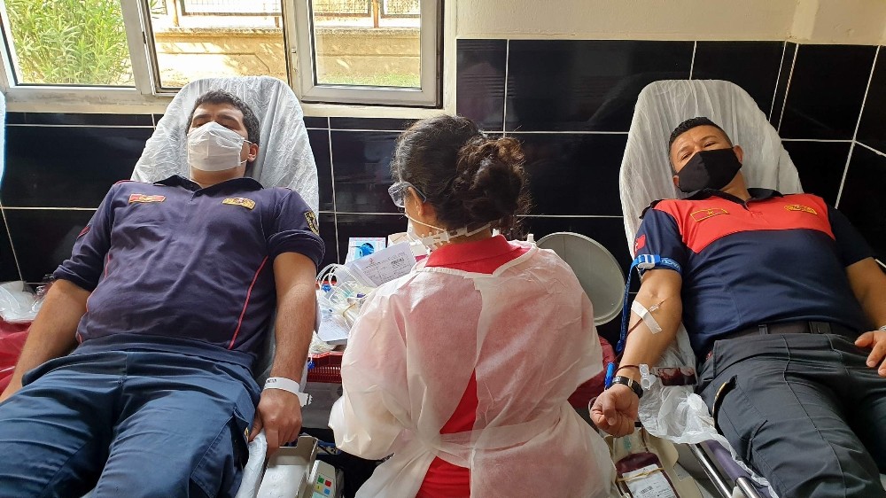 nazillide alev savascilarindan kizilaya kan destegi 3 hGg9VAv8 Nazilli’de alev savaşçılarından Kızılay’a kan desteği