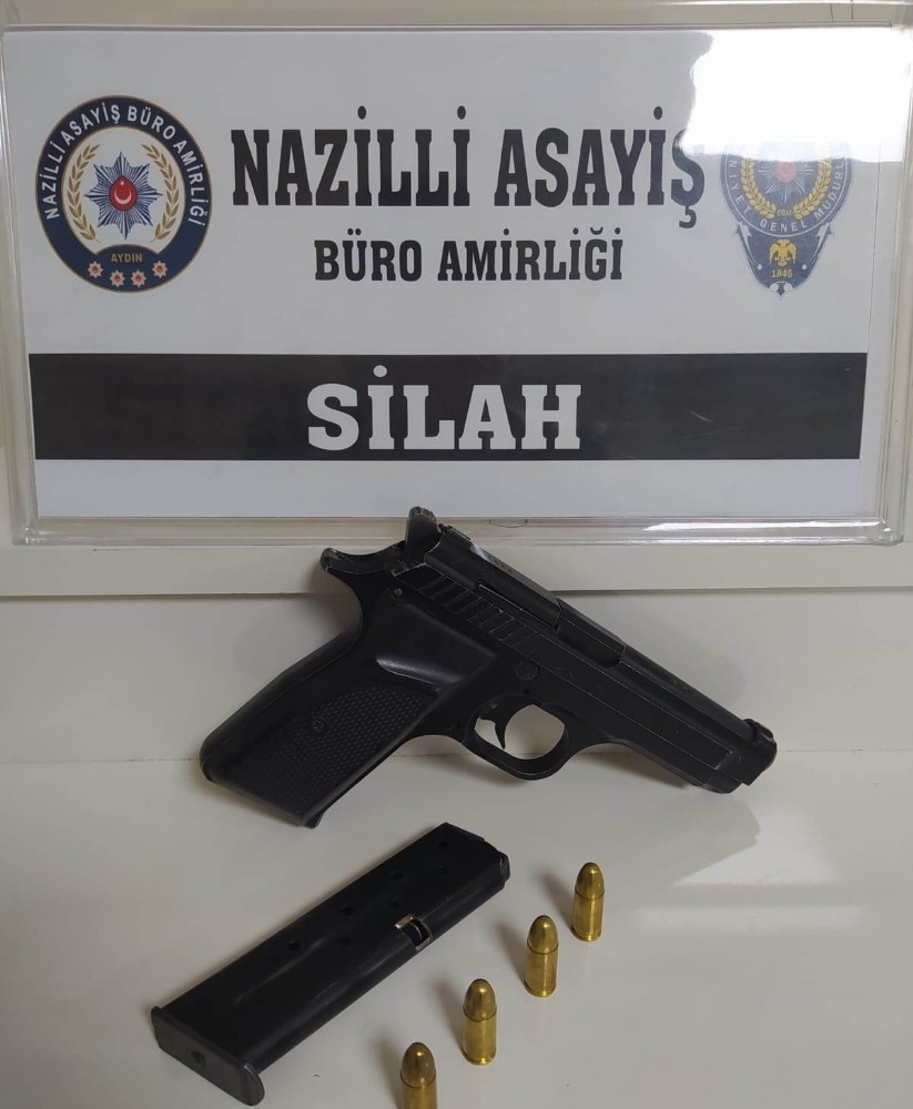 nazillideki operasyonda 4 adet tabanca ele gecirildi 3 QBvKUpCm Nazilli’deki operasyonda 4 adet tabanca ele geçirildi