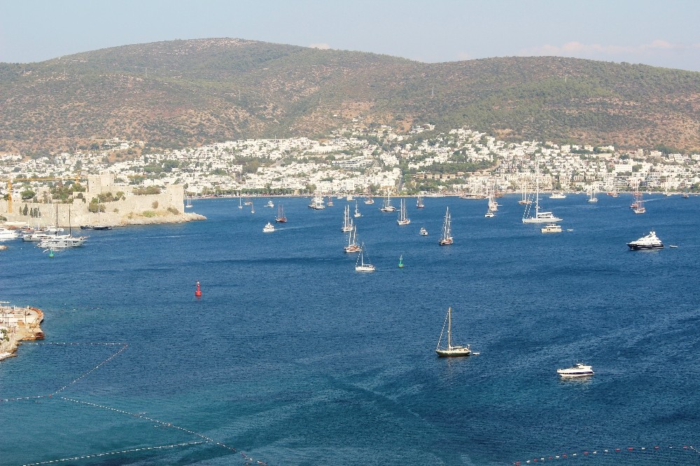 nufus patlamasi yasanan turizm cennetinde yazlikcilar nufuslarini bodruma aldiriyor 2 PUazhmkP Nüfus patlaması yaşanan turizm cennetinde yazlıkçılar nüfuslarını Bodrum’a aldırıyor
