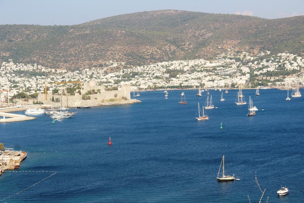 nufus patlamasi yasanan turizm cennetinde yazlikcilar nufuslarini bodruma aldiriyor 5 dlmyezbd Nüfus patlaması yaşanan turizm cennetinde yazlıkçılar nüfuslarını Bodrum’a aldırıyor