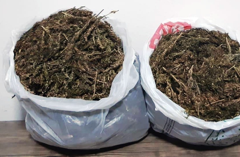 sokede 2 kilogram uyusturucu madde ele gecirildi 0 GNcft9et Söke’de 2 kilogram uyuşturucu madde ele geçirildi