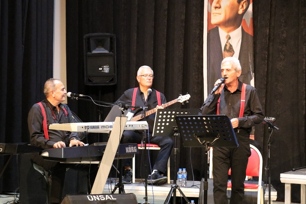 sokede muzigin efsaneleri ege kent orkestrasinda bulustu 2 5eOeOAJ5 Söke’de müziğin efsaneleri Ege Kent Orkestrası’nda buluştu